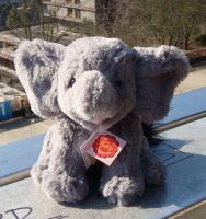 /album/slunatko-bobek-hebounka-plysova-hracka-teddy-hermann-hirschaid-nemecko/slunatko-bobek-znackovy-plysak-zviratko-slon-na-hrani-dekoracni-nemecka-hracka-teddy-hermann-hirschaid-panenkov-R-3-jpg/